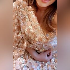 💕Trade💕Net Fully loaded beautiful sequins saree w/ ready blouse